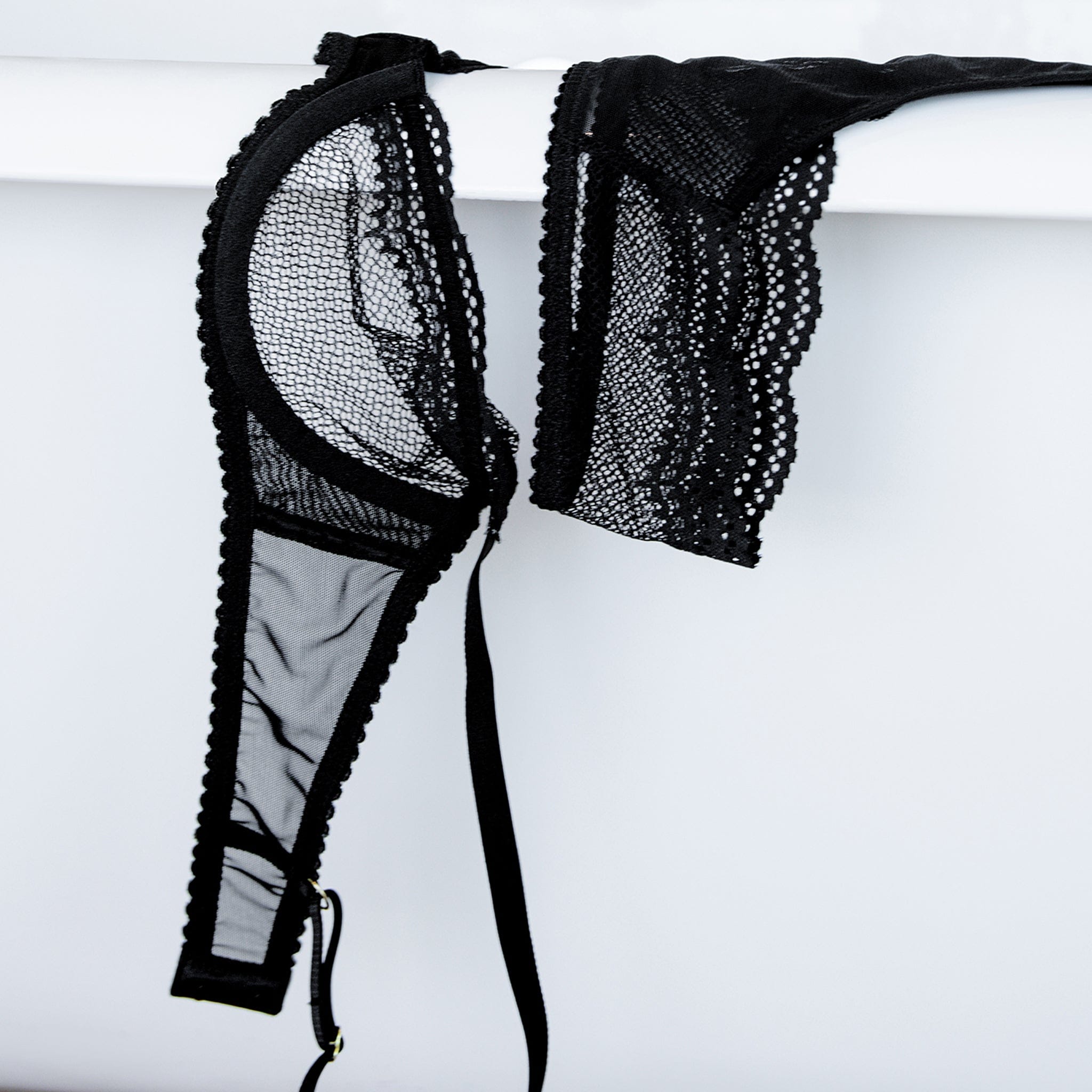 Under Signature Unlined Demi Bra Black