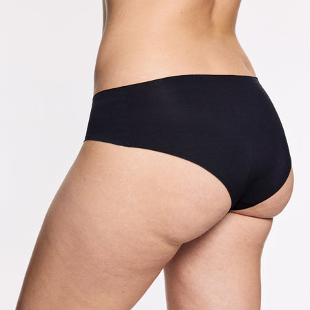 Under Simply Smooth No Show Hiphugger Black