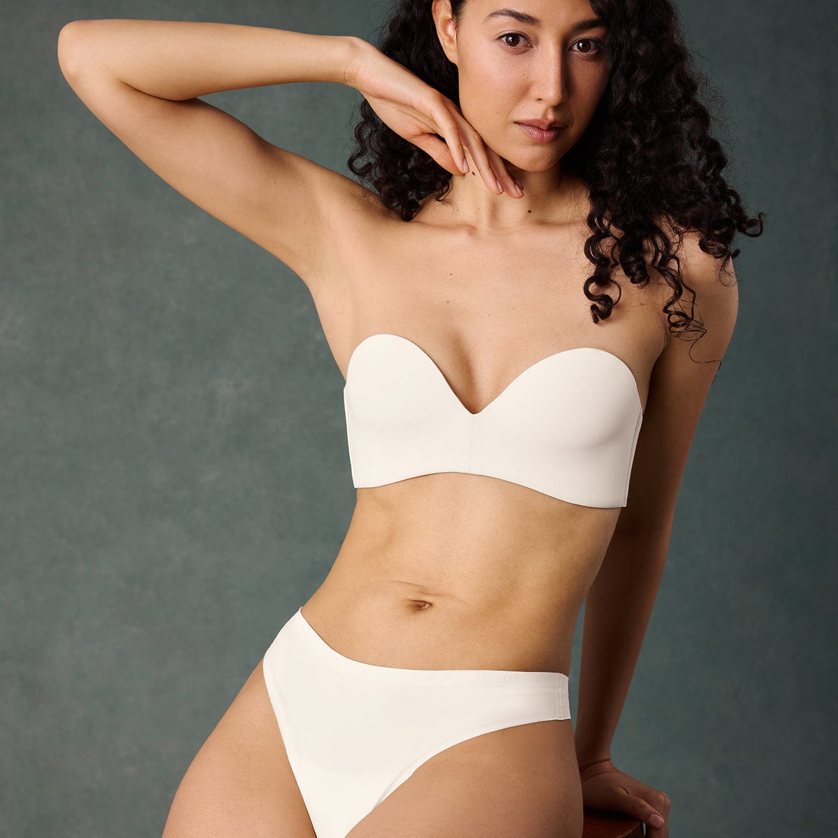 Under Simply Smooth No Show Thong Ecru