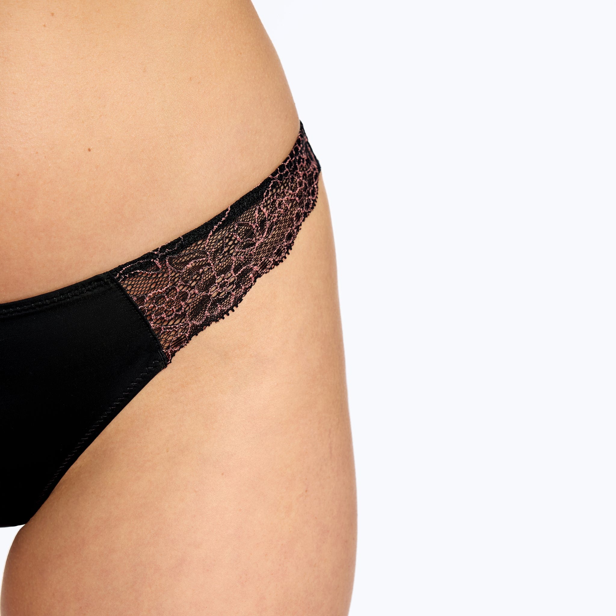 Under Smooth Lace Thong Black Two-Tone